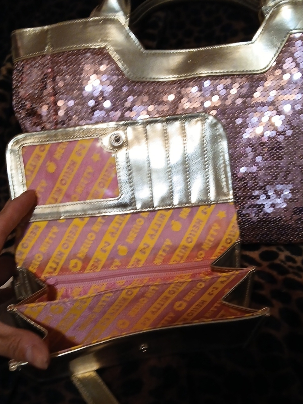 Hello Kitty Pink Sequin Tote Bag with Gold Trim and Matching Wallet - Picture 4 of 5